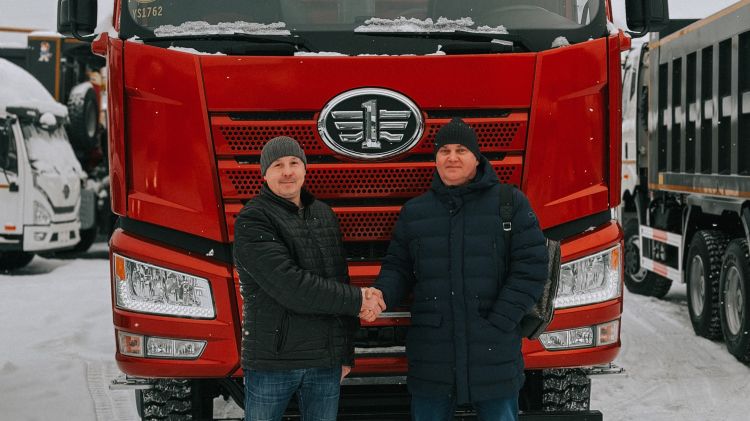 Сегодня ГК «Автомагистраль» выдала клиенту самосвал FAW J6