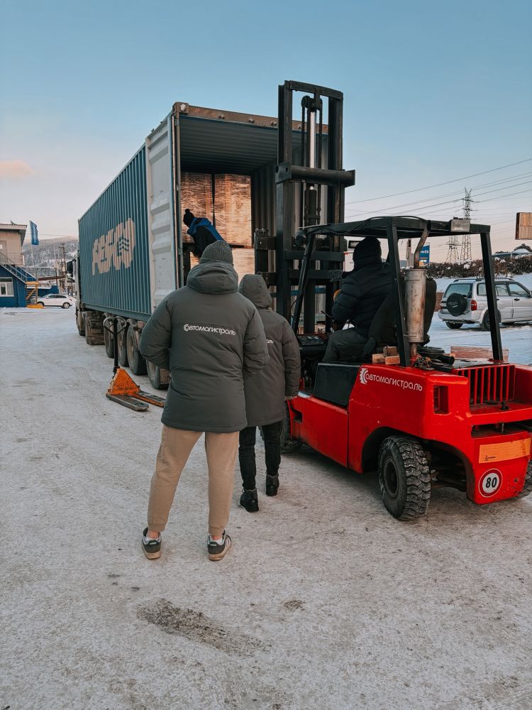 В очередной раз отправили полный контейнер запасных частей для нашего ключевого клиента 
