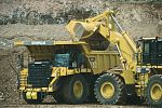 Внедорожный самосвал CATERPILLAR 777
