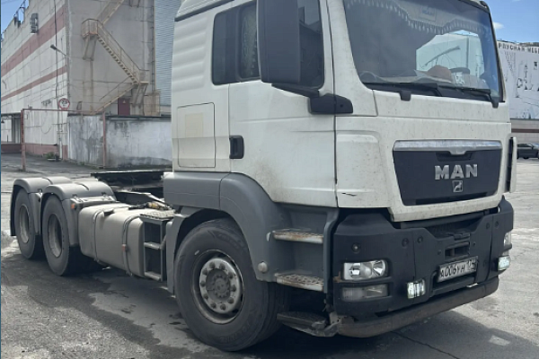 Тягач TGS - 2011 года