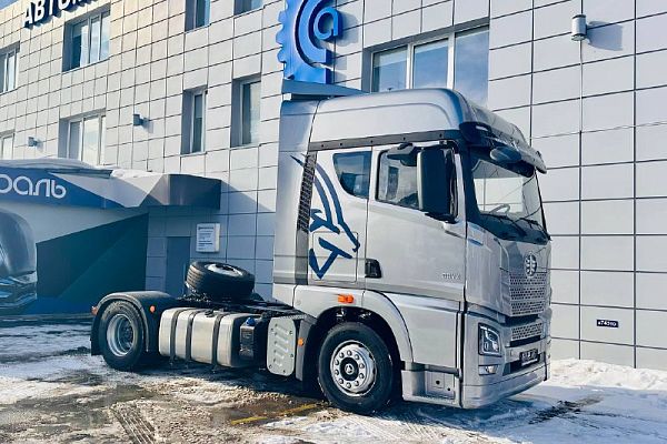 СЕДЕЛЬНЫЙ ТЯГАЧ FAW ORYX 4x2