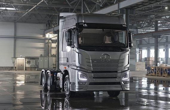 СЕДЕЛЬНЫЙ ТЯГАЧ FAW ORYX 6х4