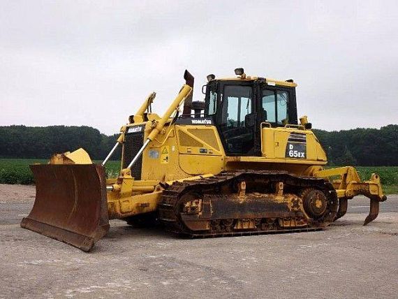 Гусеничный бульдозер KOMATSU D65EX