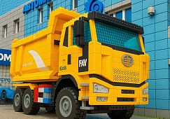 В выходные мы решили поддержать актуальный тренд, увлечение #лего и представили наши автомобили, собранными из деталей конструктора! 