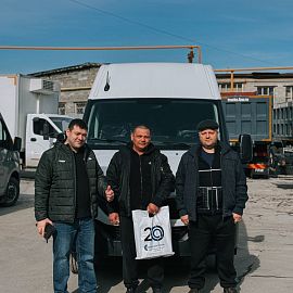 Наш менеджер Наиль выдал автомобиль IVECO DAILY своим клиентам! 