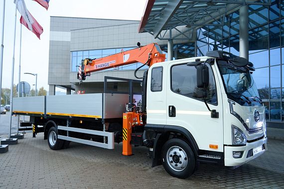 Бортовой автомобиль FAW Tiger 6G 9 4х2 с КМУ HANGIL 374