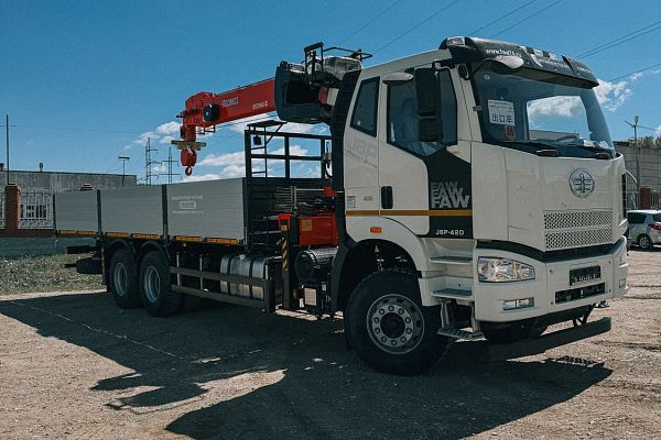 Бортовой грузовик Автомагистраль Спецтехника на FAW J6P с КМУ Kanglim