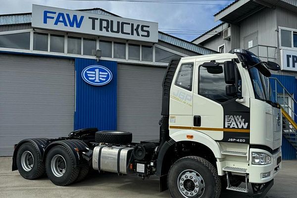 Седельный тягач FAW J6 6х4 